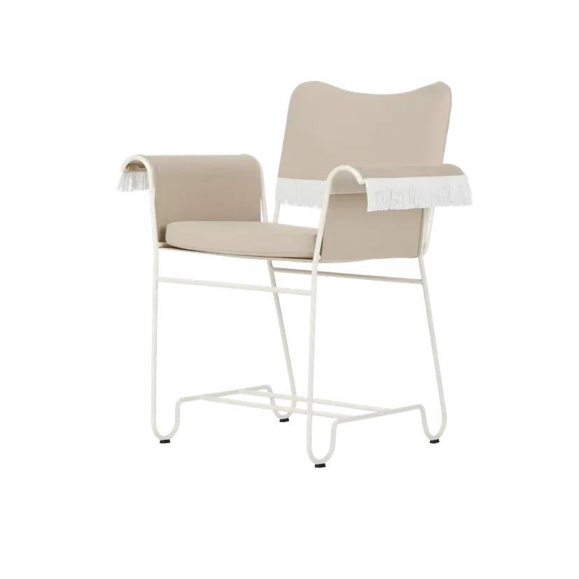 V11 Lounge Chair - Smooth leather, GUBI (Cream)