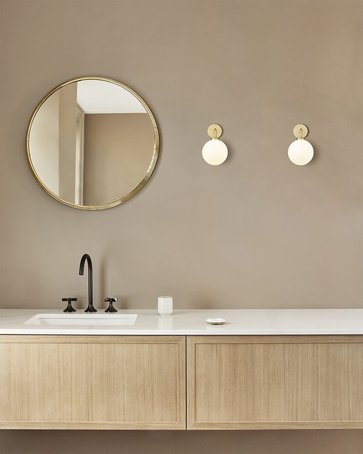 Apiales Wall Hard-wired