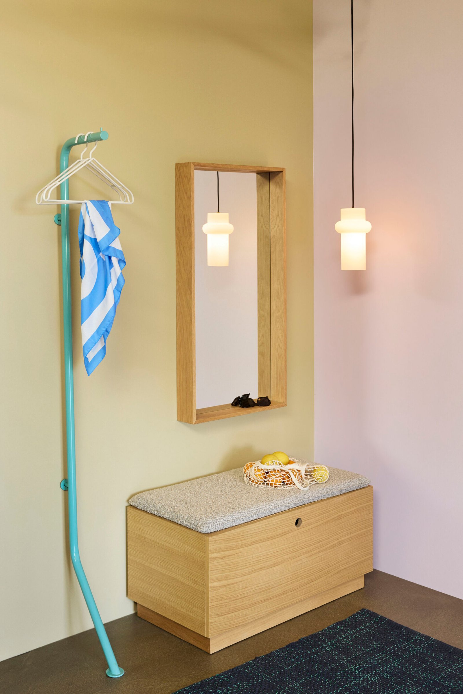 Bend Tøjstativ Blå